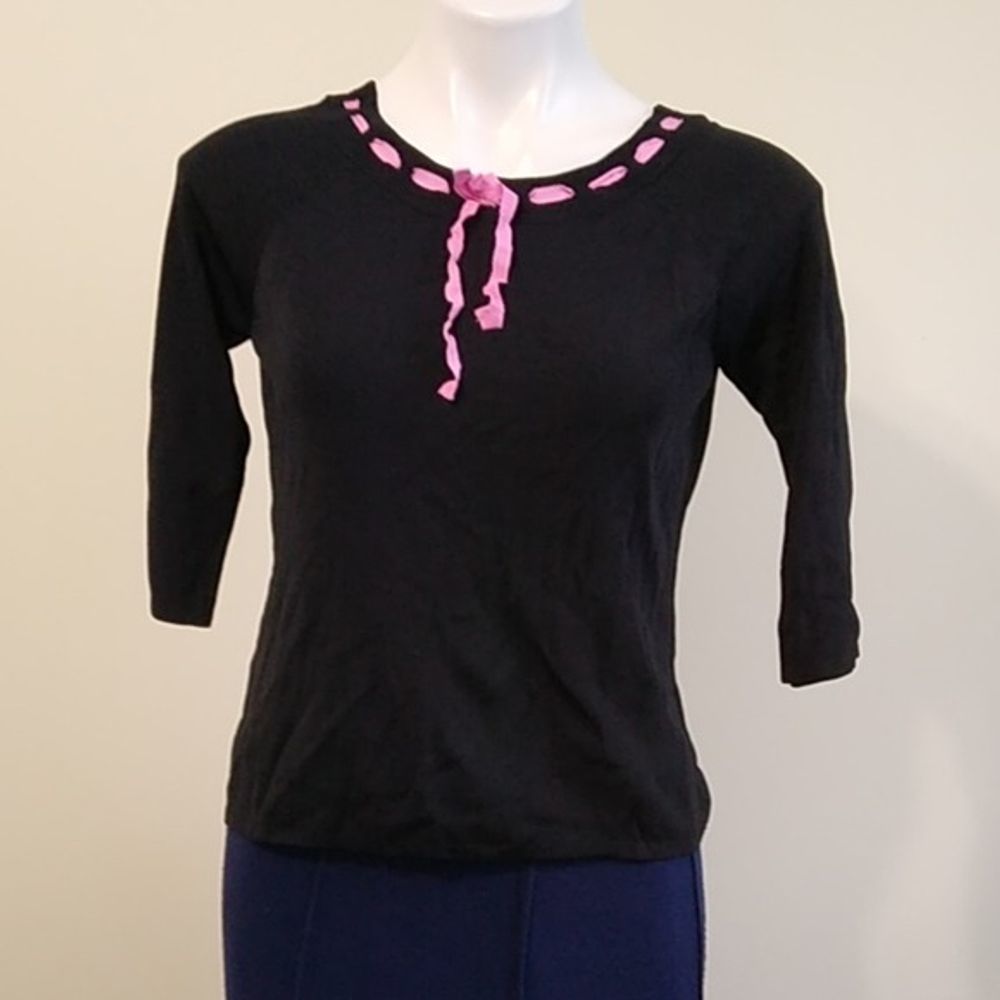 Joseph A black sweater w/pink detail large